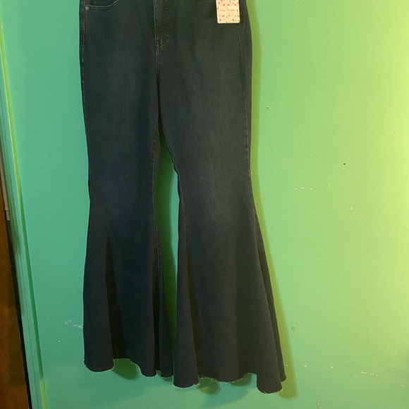 Free People-CRVY Super High-Rise Lace-Up Flare(30) - Picture 5 of 12